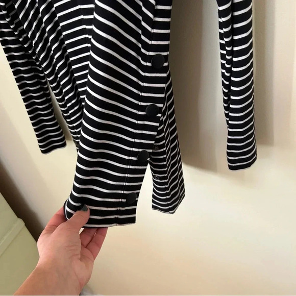 Cabi Long Sleeve Crew Neck Black and White Side Snap Tee Size M - Picture 4 of 7